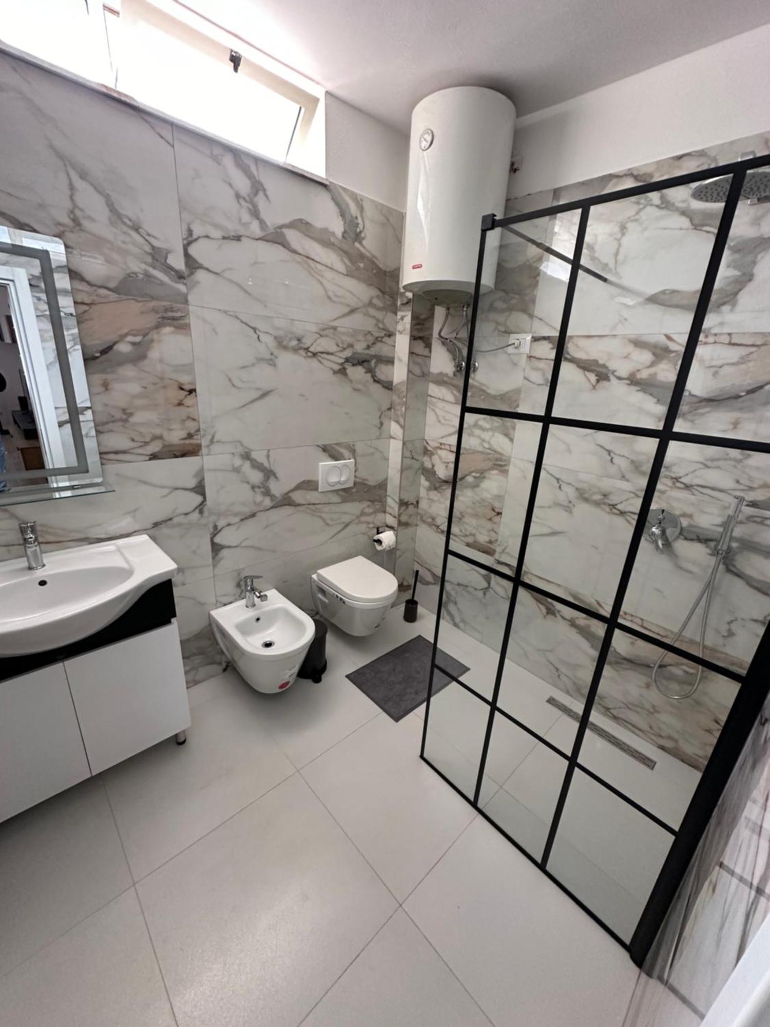 New Bazaar Studios Тирана Экстерьер фото